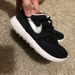 Toddler Nike Shoes size 9c